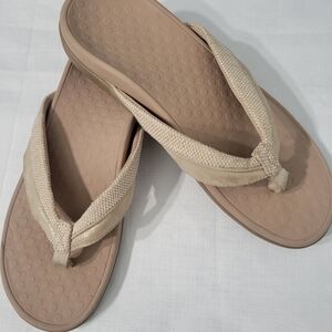 VIONIC Women's Shore Toe Post Sandals Tan & Gold Size 9